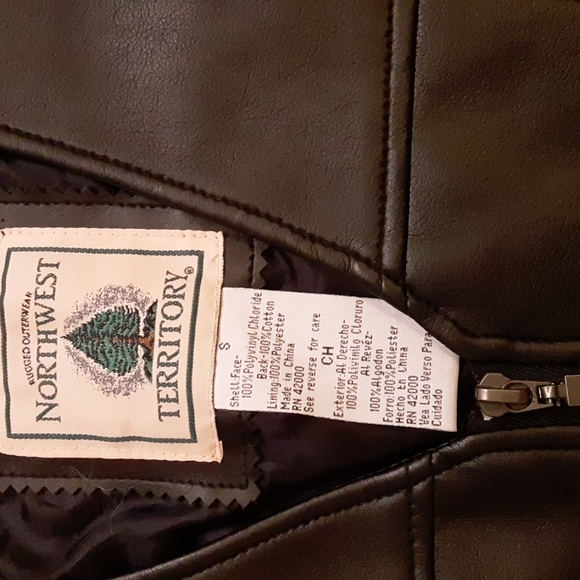 Black vest sz small - Picture 2 of 4